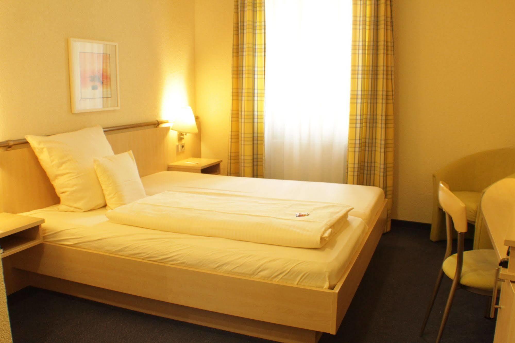 Living & Serviced Apartments By Blauer Wolf Gunzenhausen Ngoại thất bức ảnh