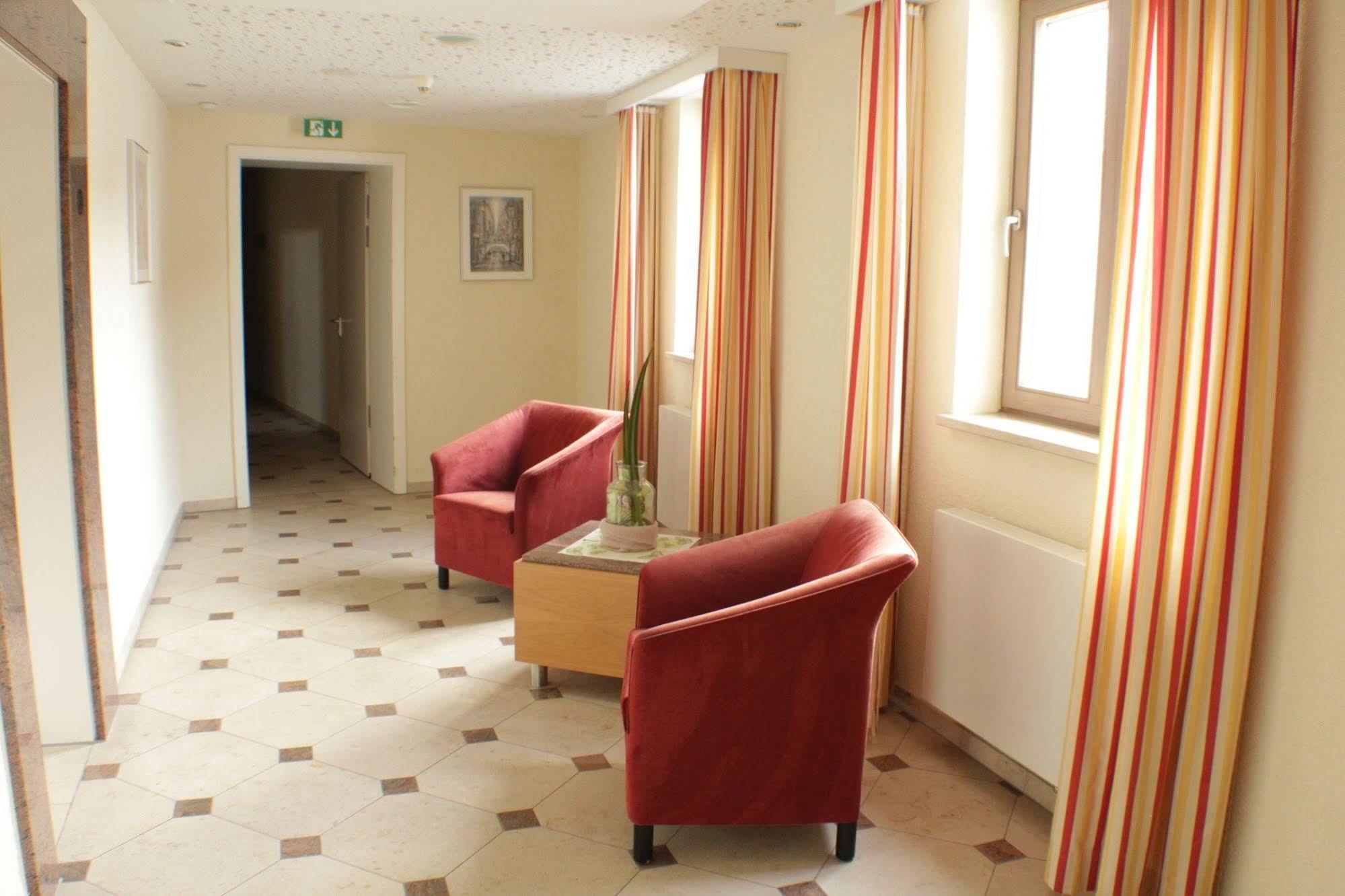 Living & Serviced Apartments By Blauer Wolf Gunzenhausen Ngoại thất bức ảnh